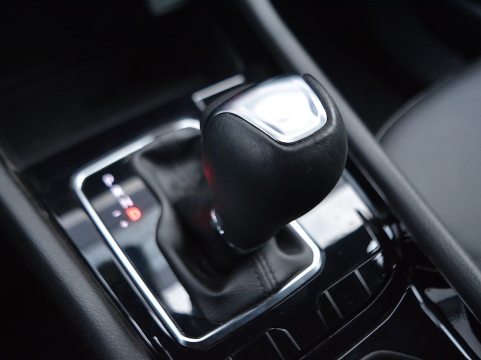 17 - Jeep Compass 1.5 turbo t4 mhev 130cv s 2wd dct