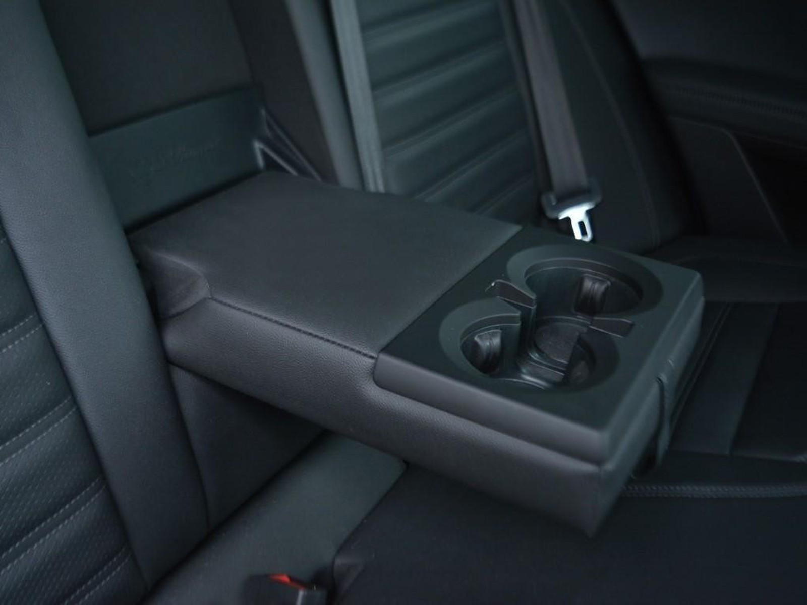 6 - Alfa Romeo Stelvio 2.2 turbo 210cv veloce q4 at8