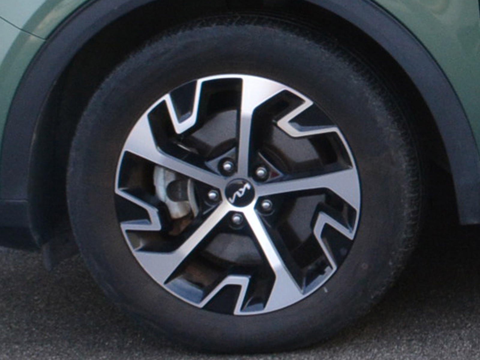 17 - Kia Sportage 1.6 t-gdi hev style at6