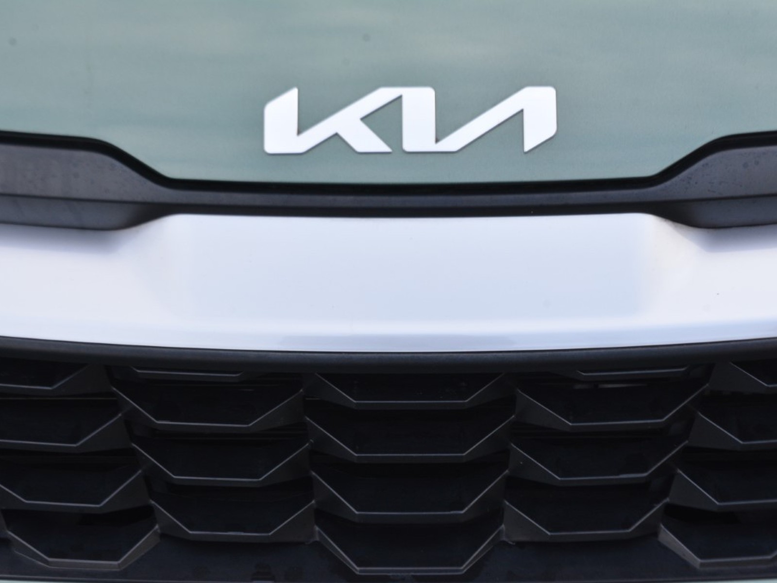 20 - Kia Sportage 1.6 t-gdi hev style at6