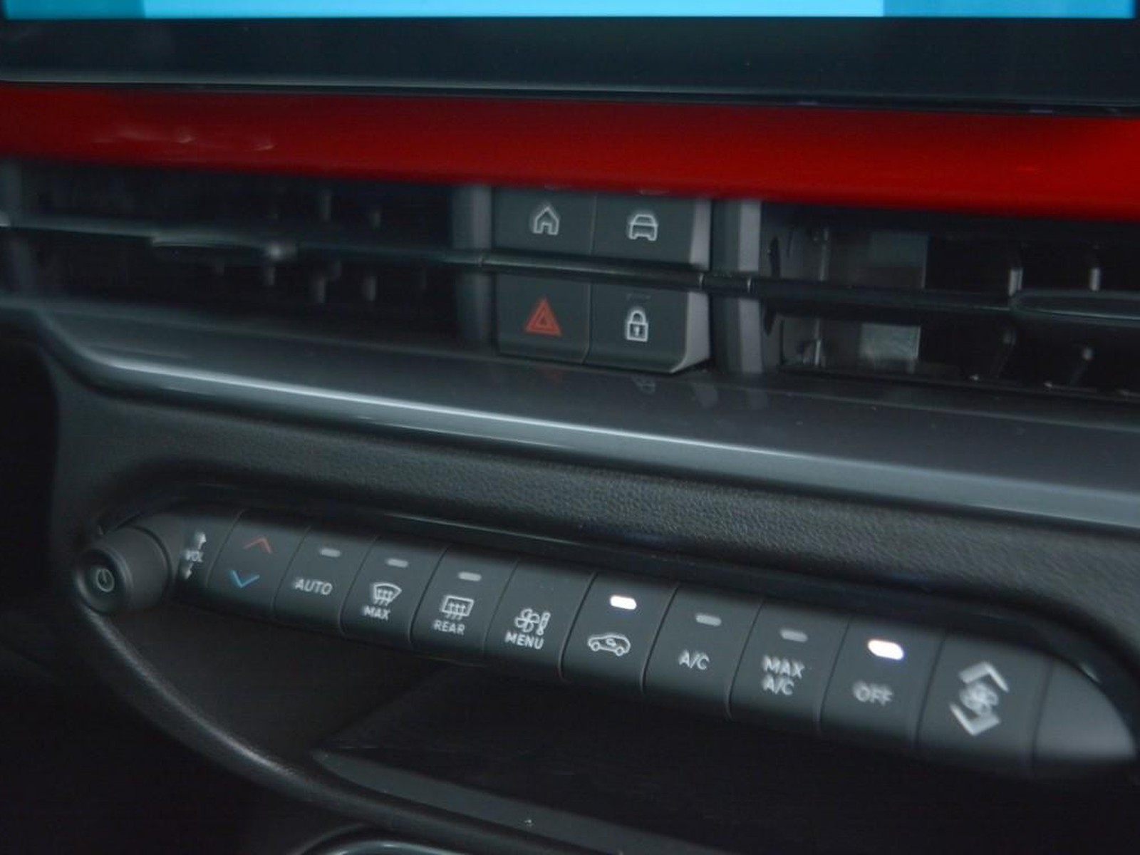 11 - Fiat 600 1.2 hybrid 145cv icon