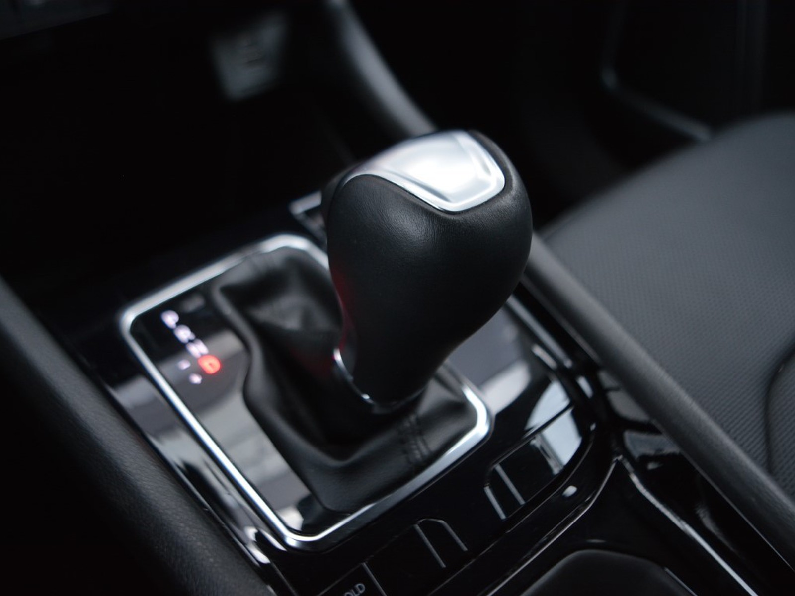 17 - Jeep Compass 1.5 turbo t4 mhev 130cv summit 2wd