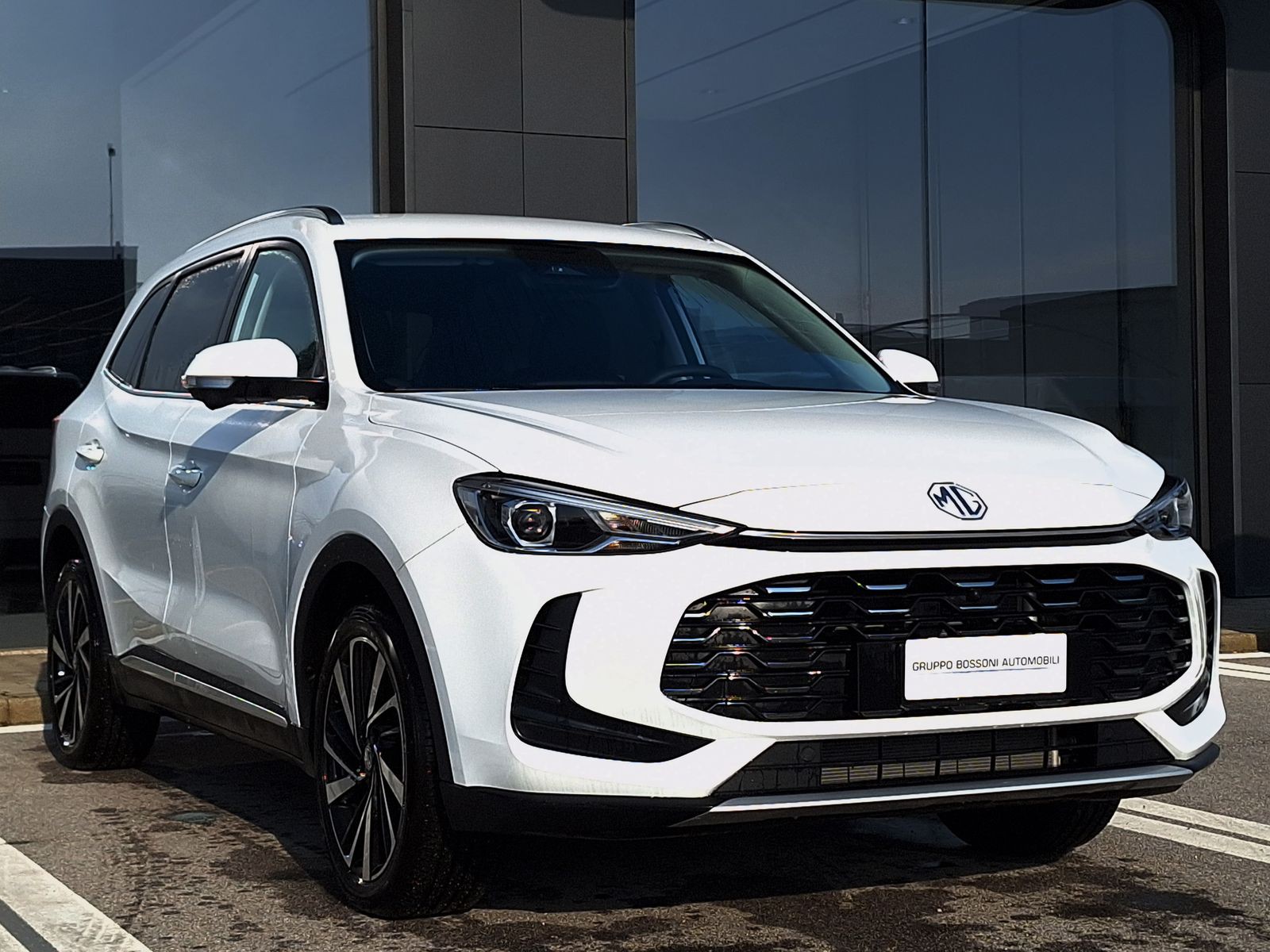 3 - Mg ZS 1.5 hybrid+ luxury auto