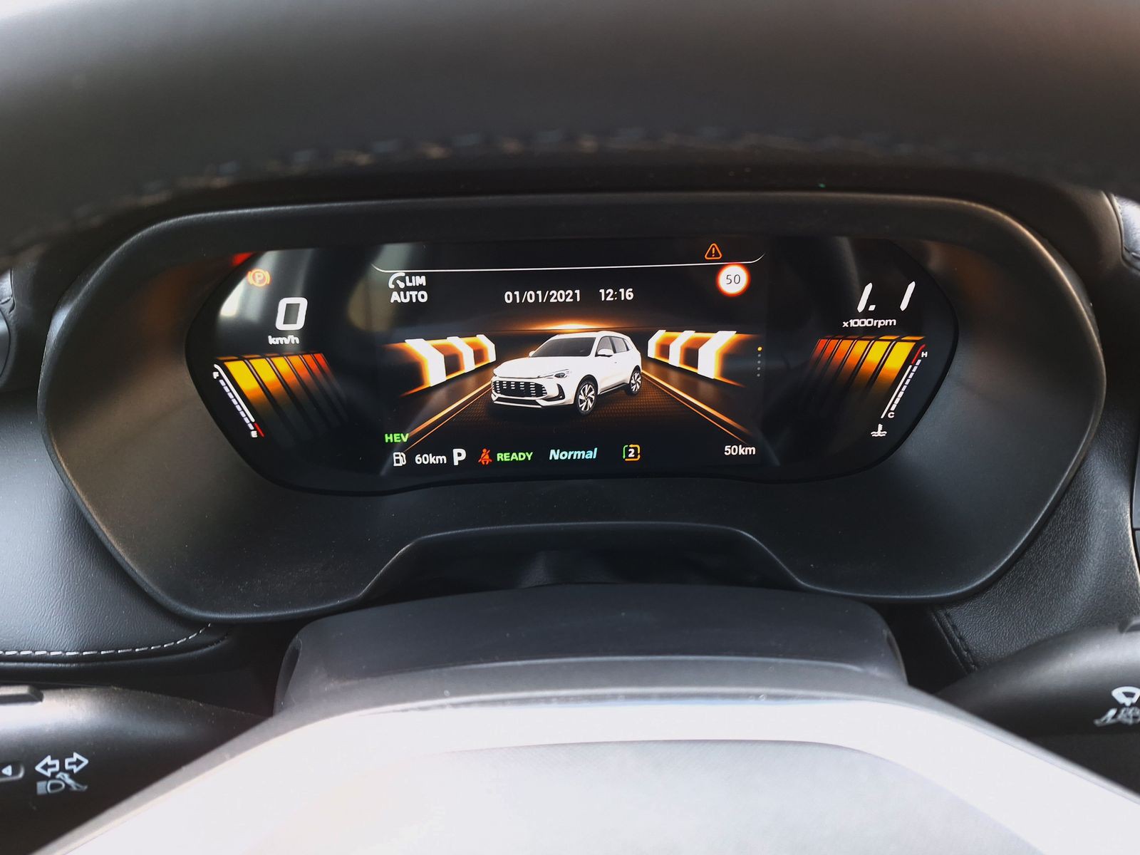 10 - Mg ZS 1.5 hybrid+ luxury auto