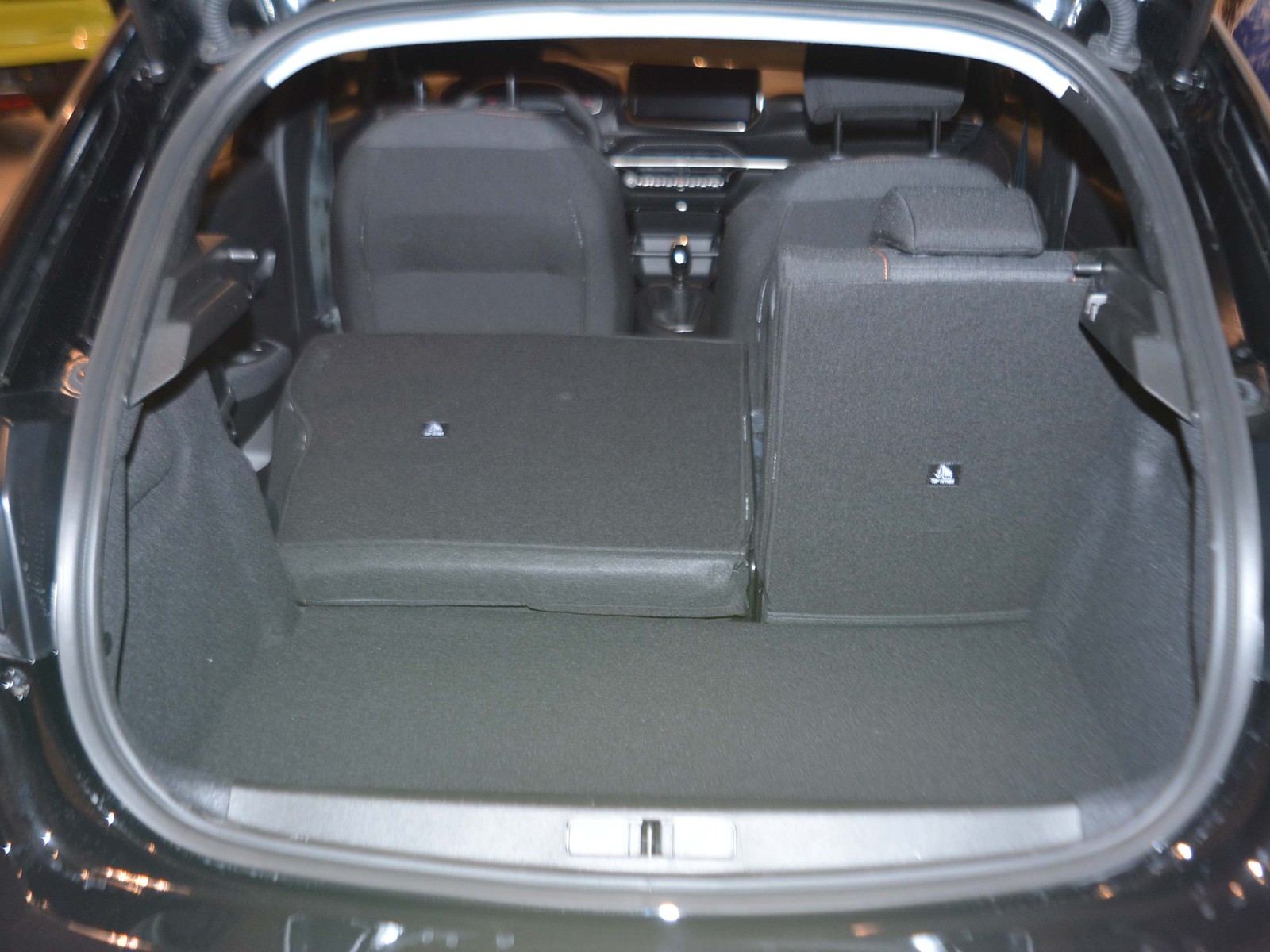 15 - Peugeot 208 1.2 puretech 100cv style s&s