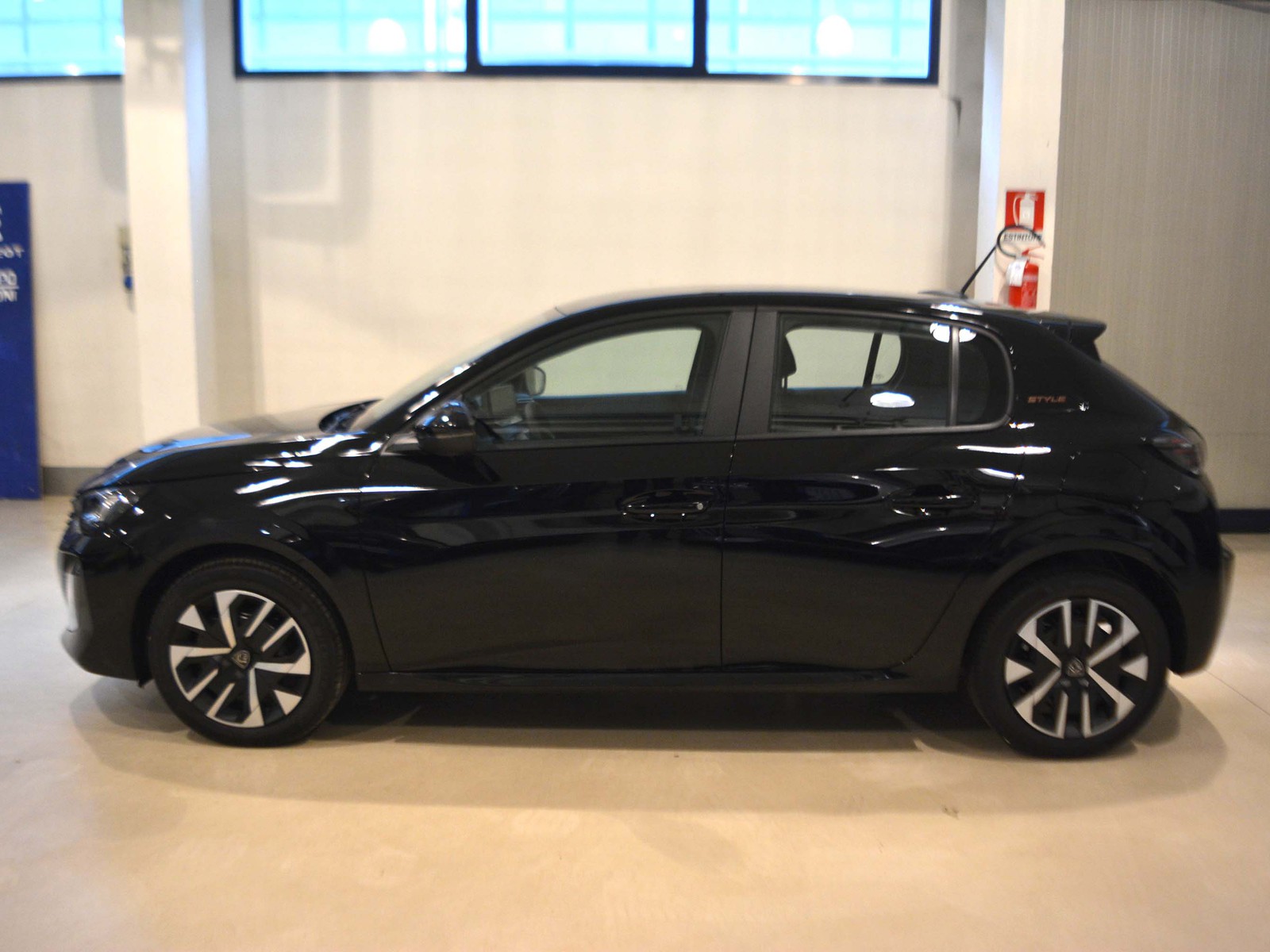 24 - Peugeot 208 1.2 puretech 100cv style s&s