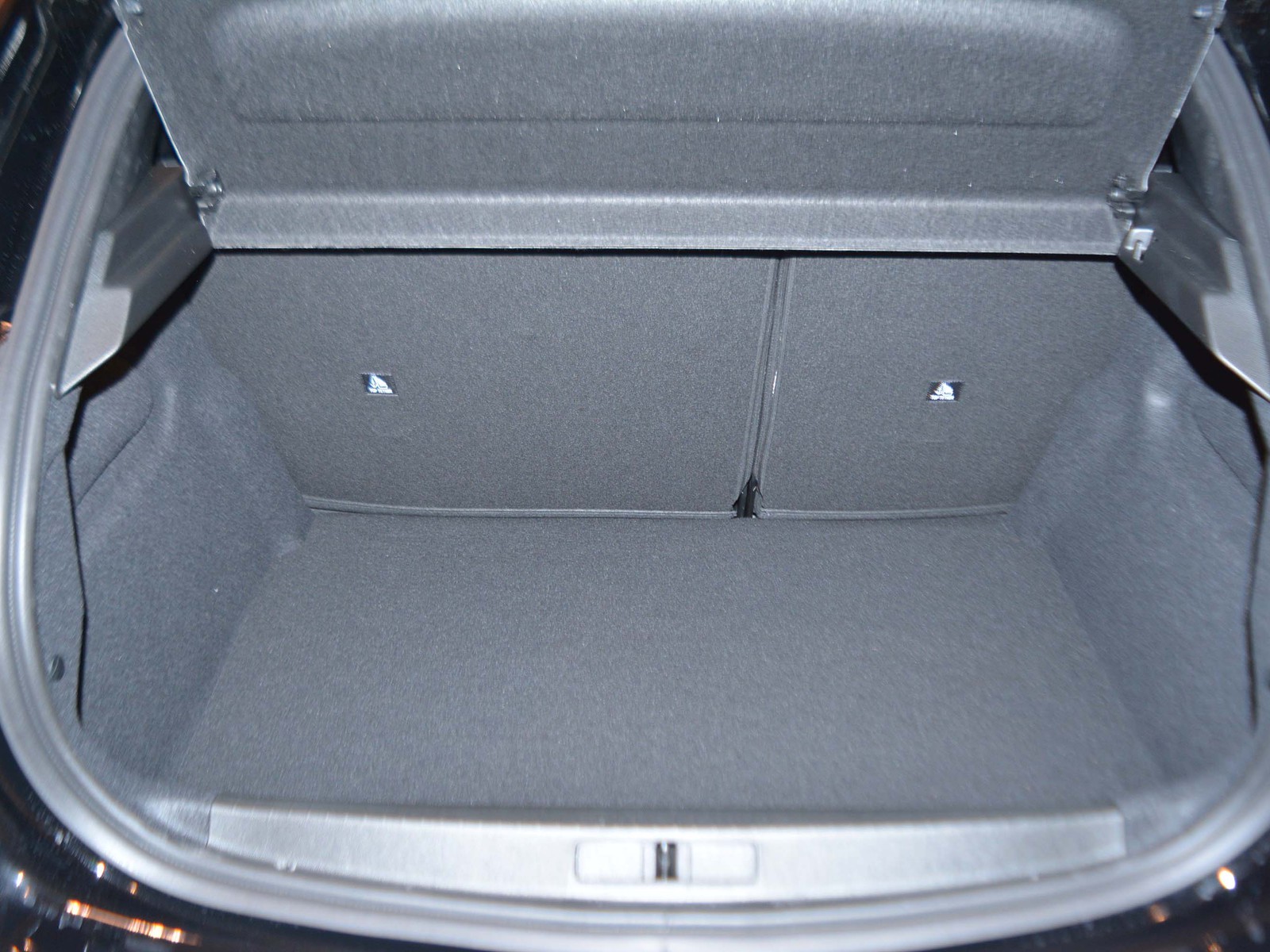 14 - Peugeot 208 1.2 puretech 100cv style s&s