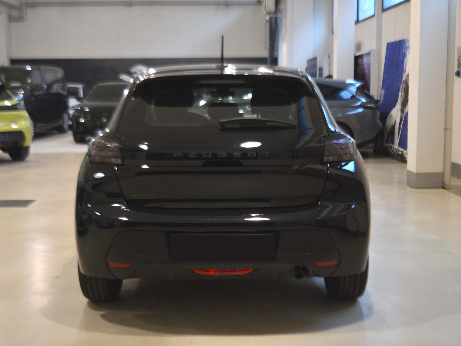 4 - Peugeot 208 1.2 puretech 100cv style s&s