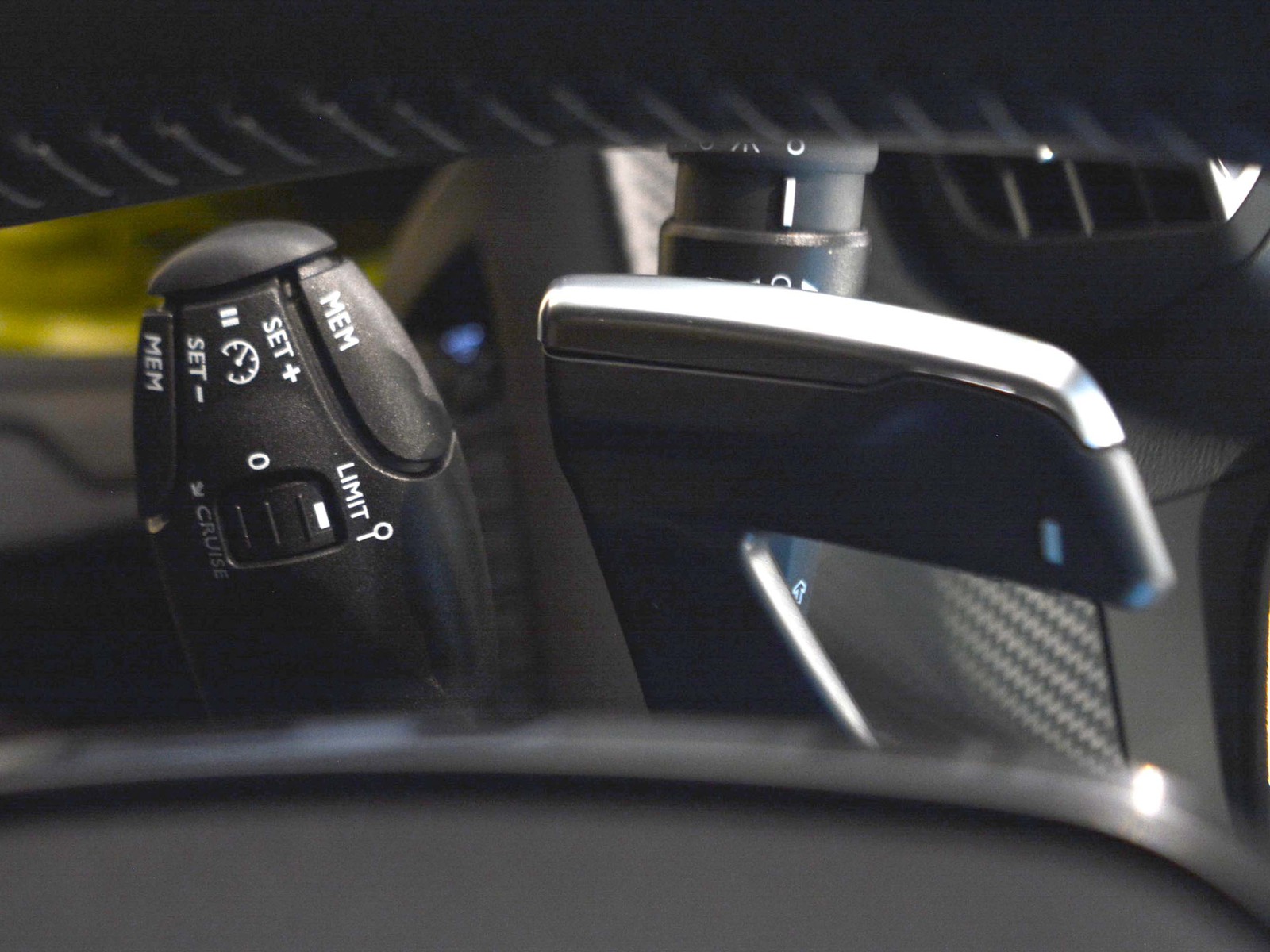 17 - Peugeot 208 1.2 hybrid 48v 110cv style e-dcs6