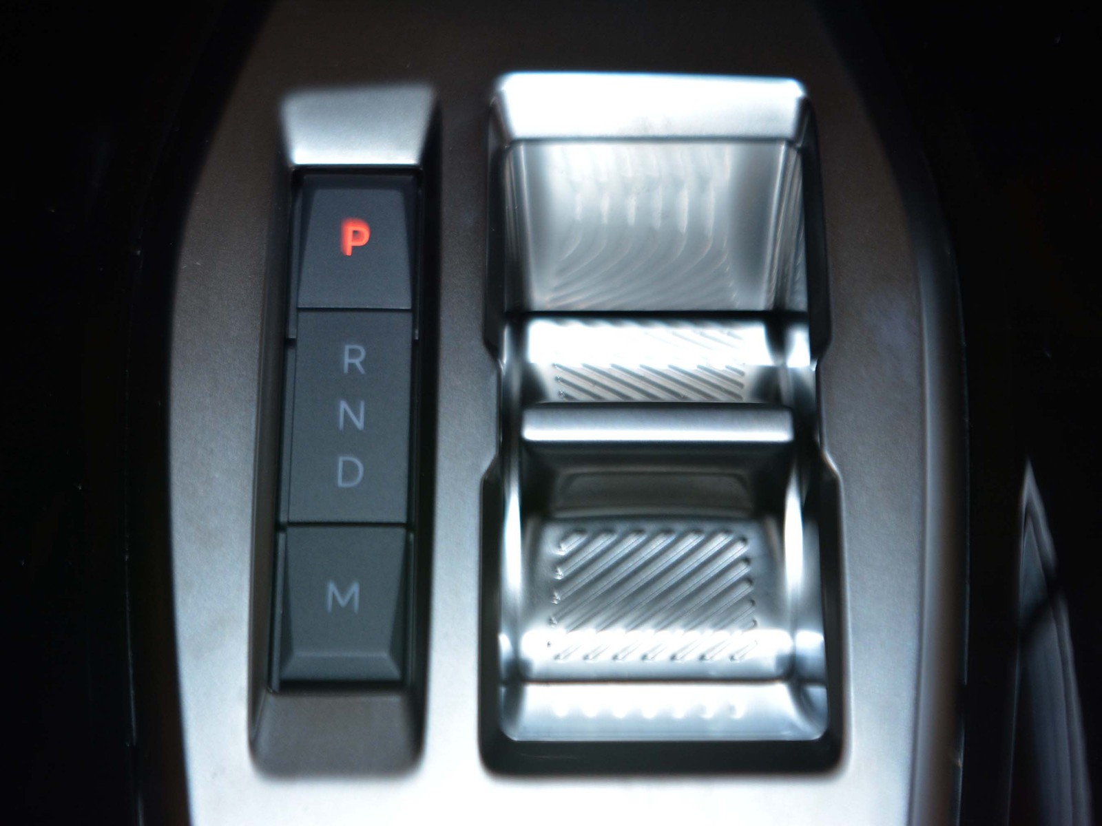 18 - Peugeot 208 1.2 hybrid 48v 110cv style e-dcs6