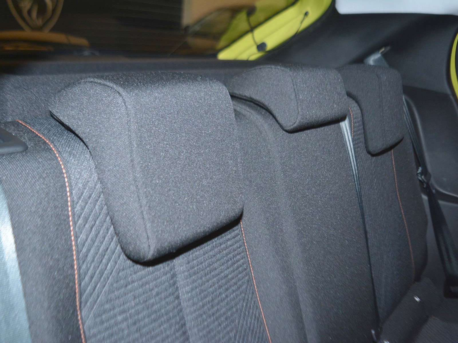 6 - Peugeot 208 1.2 hybrid 48v 110cv style e-dcs6