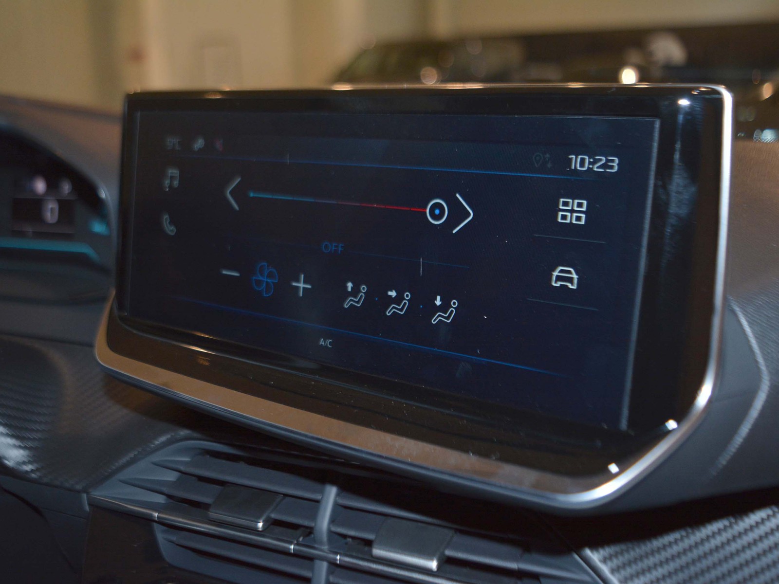 10 - Peugeot 208 1.2 hybrid 48v 110cv style e-dcs6