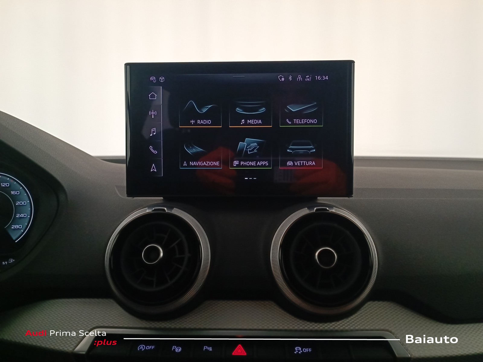 11 - Audi Q2 35 1.5 tfsi s line edition s tronic