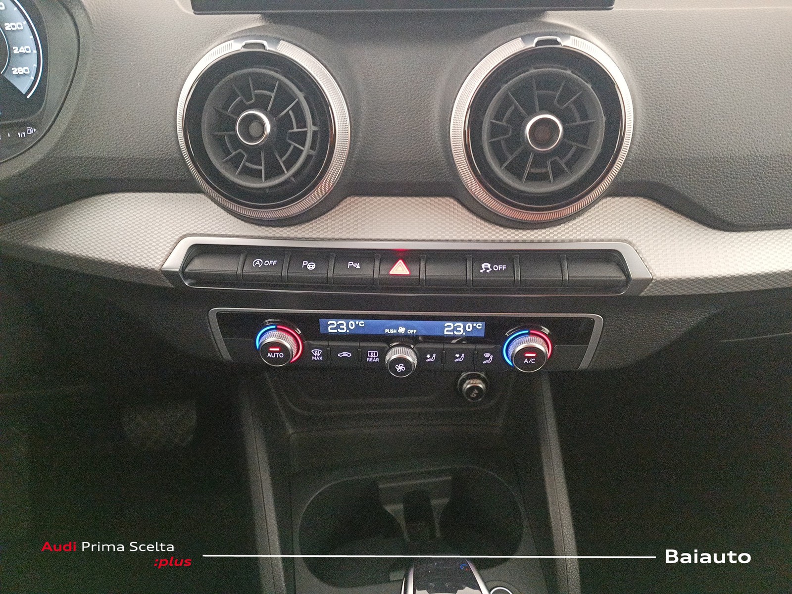 12 - Audi Q2 35 1.5 tfsi s line edition s tronic