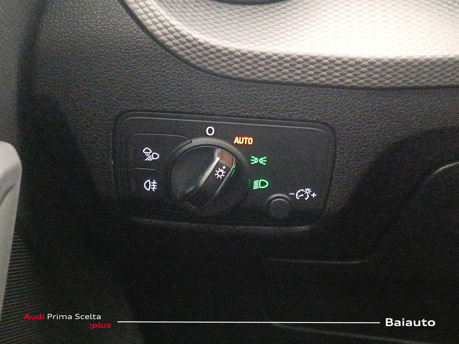 18 - Audi Q2 35 1.5 tfsi s line edition s tronic