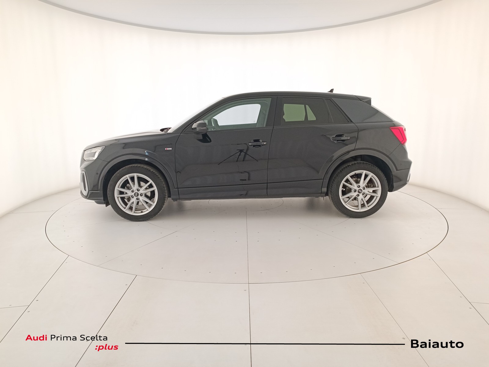 3 - Audi Q2 35 1.5 tfsi s line edition s tronic