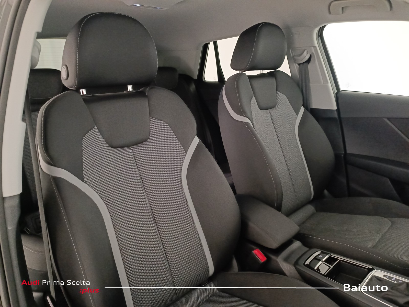 21 - Audi Q2 35 1.5 tfsi s line edition s tronic