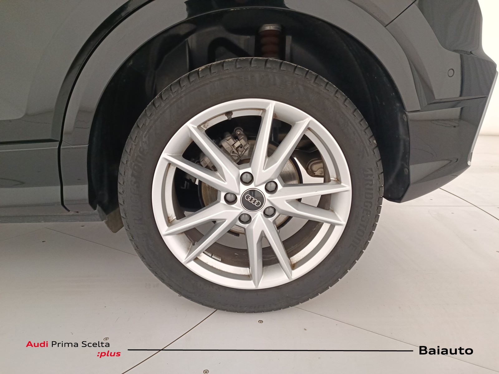 28 - Audi Q2 35 1.5 tfsi s line edition s tronic