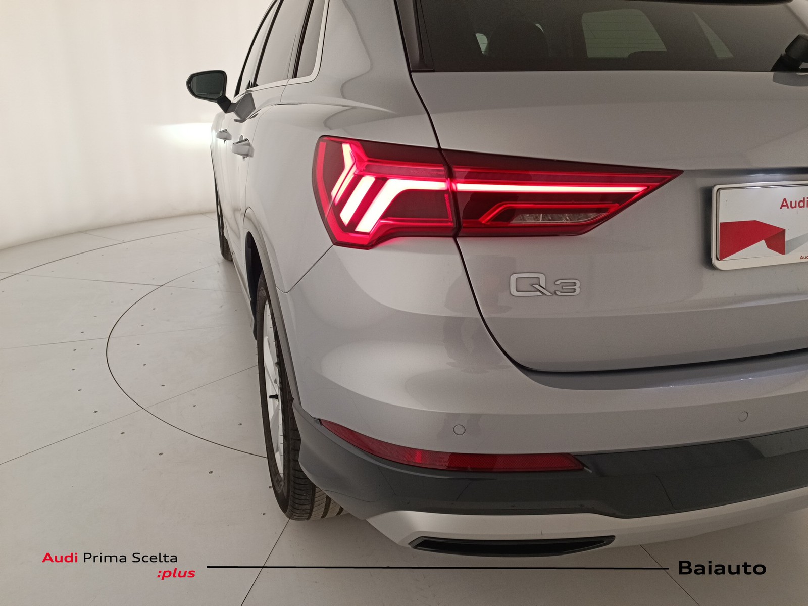 27 - Audi Q3 35 2.0 tdi business advanced s tronic