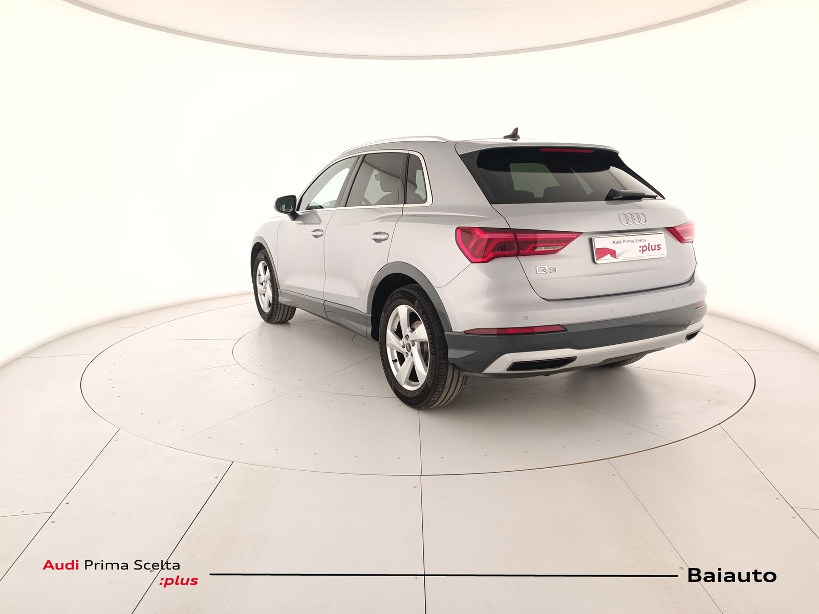 4 - Audi Q3 35 2.0 tdi business advanced s tronic