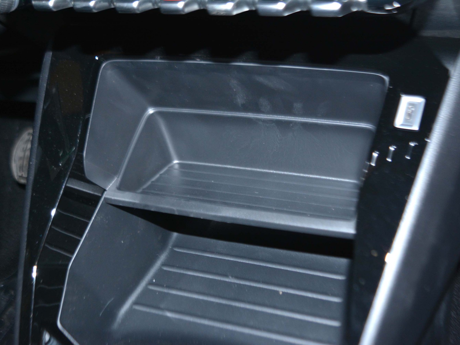 18 - Peugeot 208 1.2 puretech 100cv style s&s