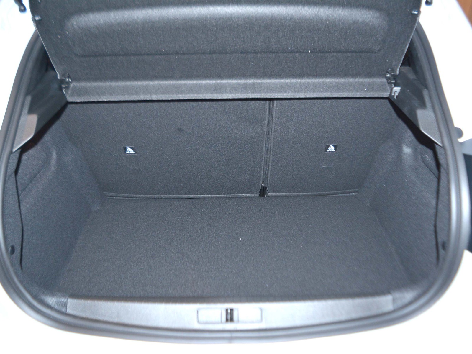 14 - Peugeot 208 1.2 puretech 100cv style s&s