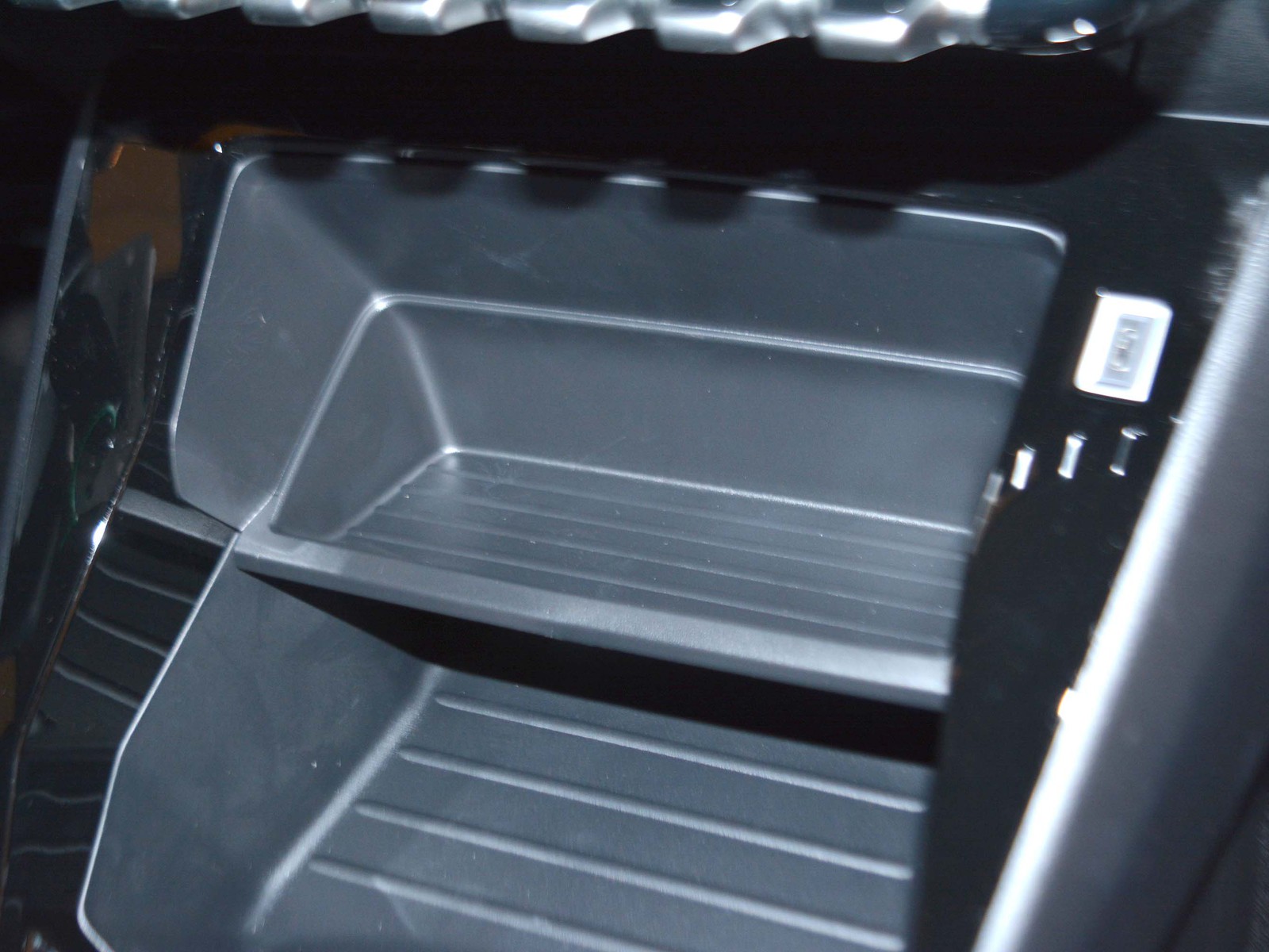 18 - Peugeot 208 1.2 puretech 100cv style s&s