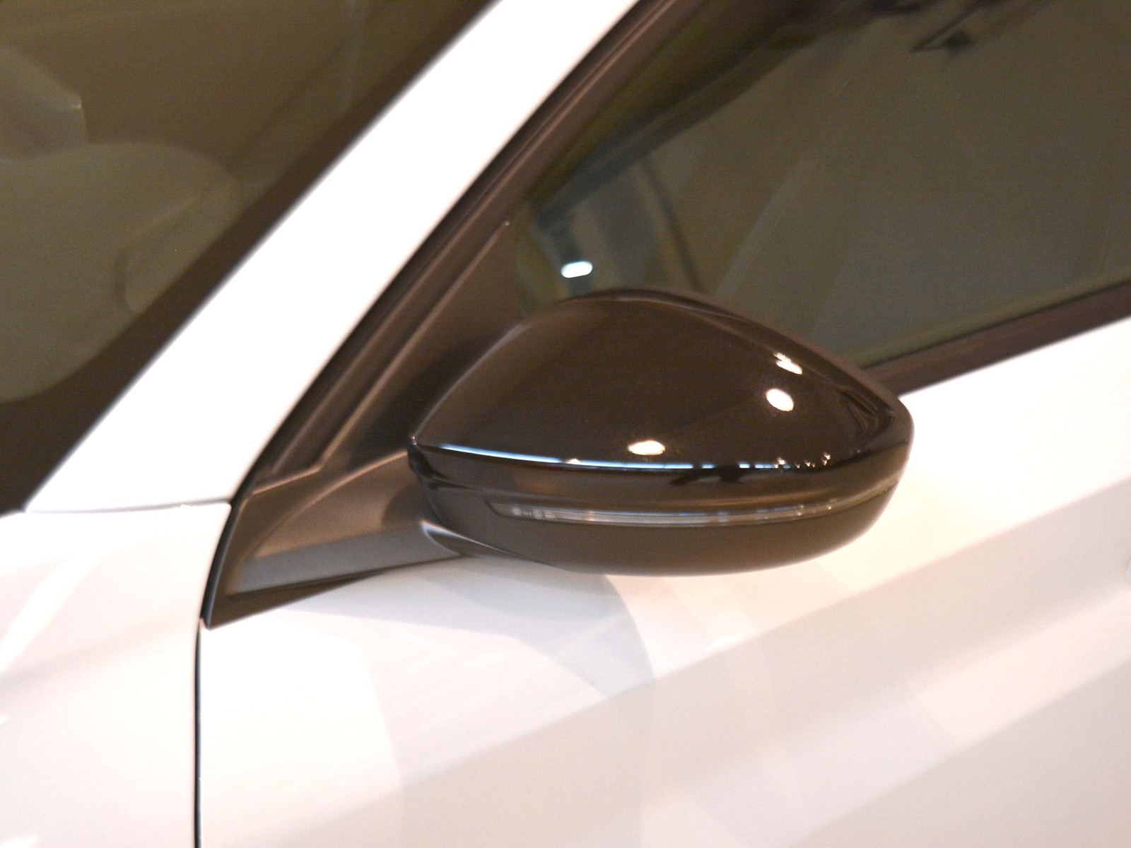 20 - Peugeot 208 1.2 puretech 100cv style s&s