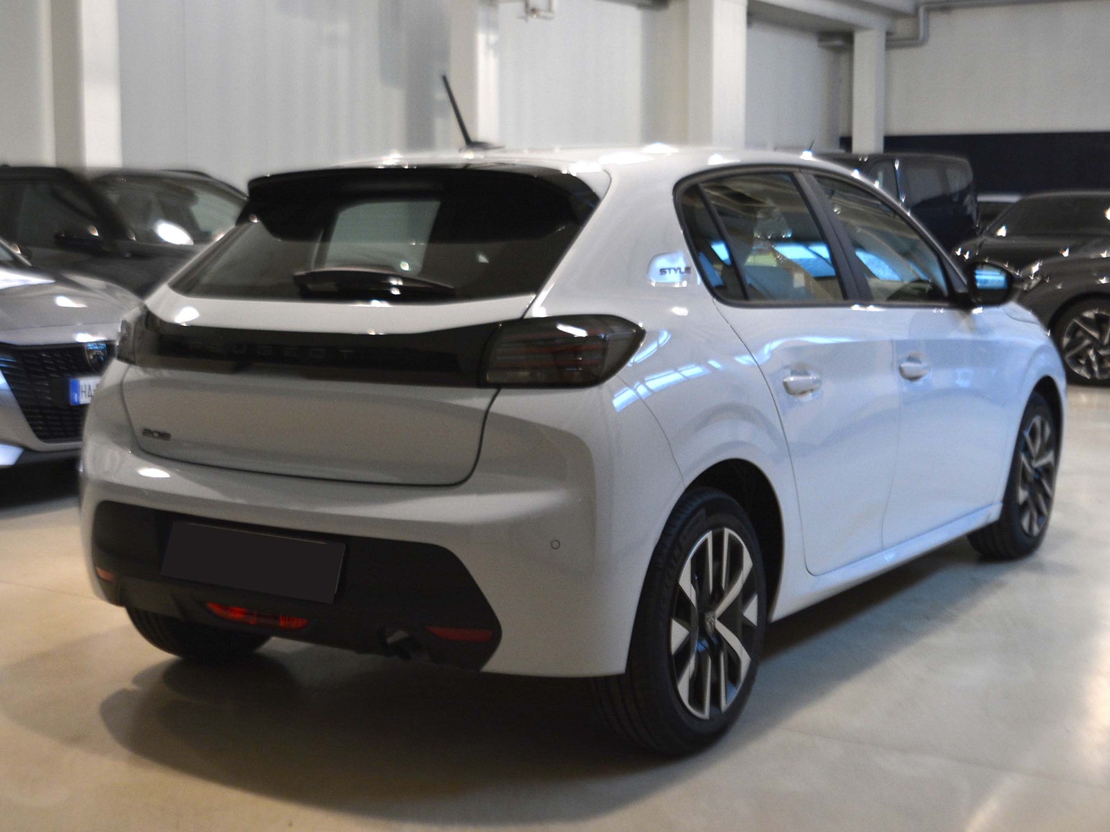 3 - Peugeot 208 1.2 puretech 100cv style s&s