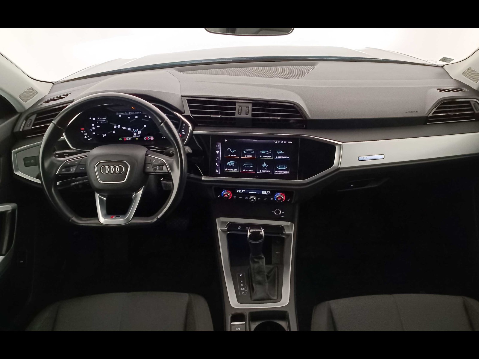 17 - Audi Q3 35 2.0 tdi s line edition s tronic