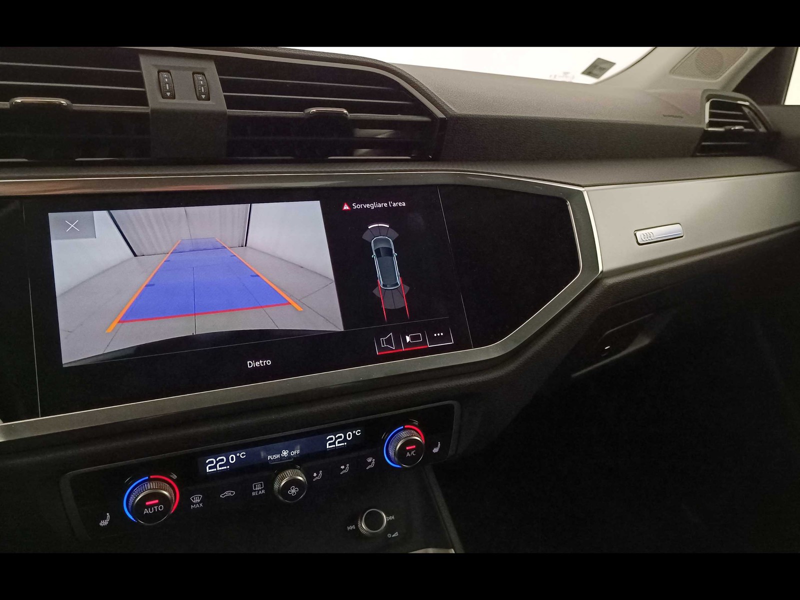 20 - Audi Q3 35 2.0 tdi s line edition s tronic