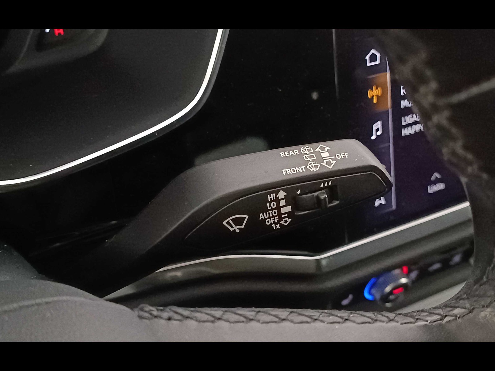 24 - Audi Q3 35 2.0 tdi s line edition s tronic