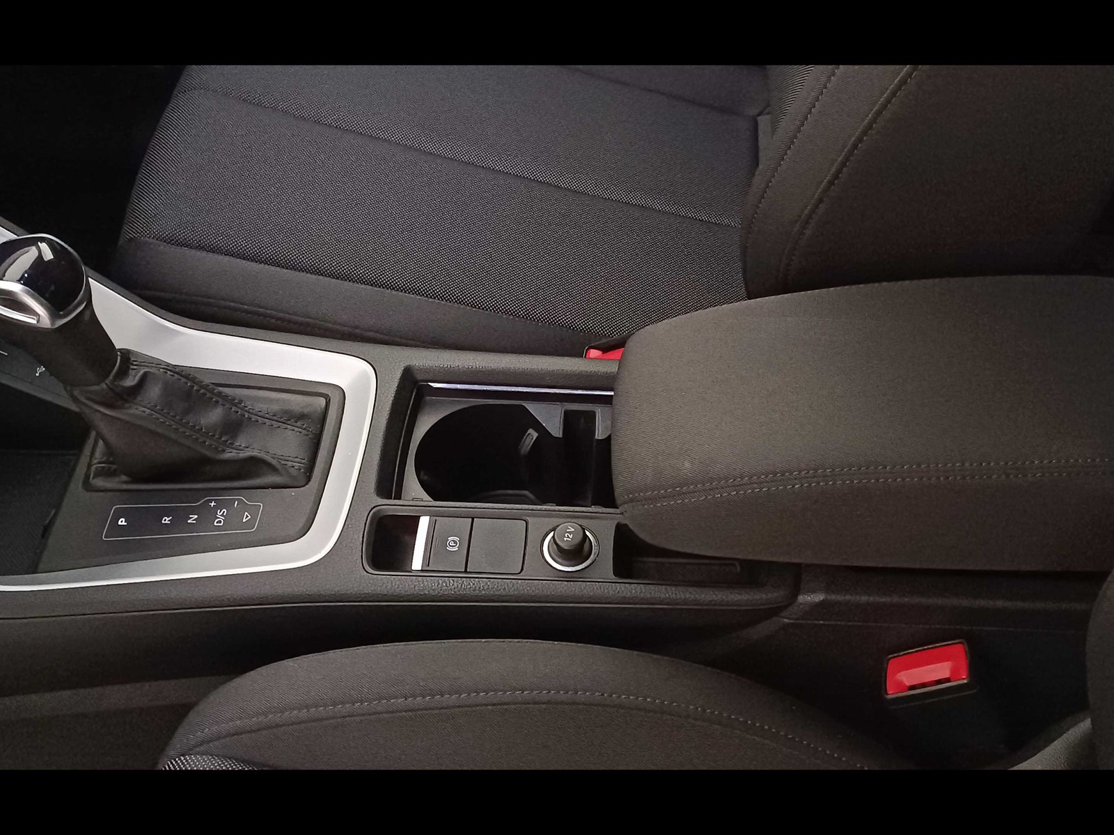 29 - Audi Q3 35 2.0 tdi s line edition s tronic