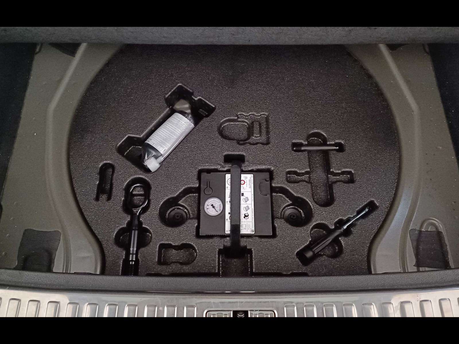 38 - Audi Q3 35 2.0 tdi s line edition s tronic