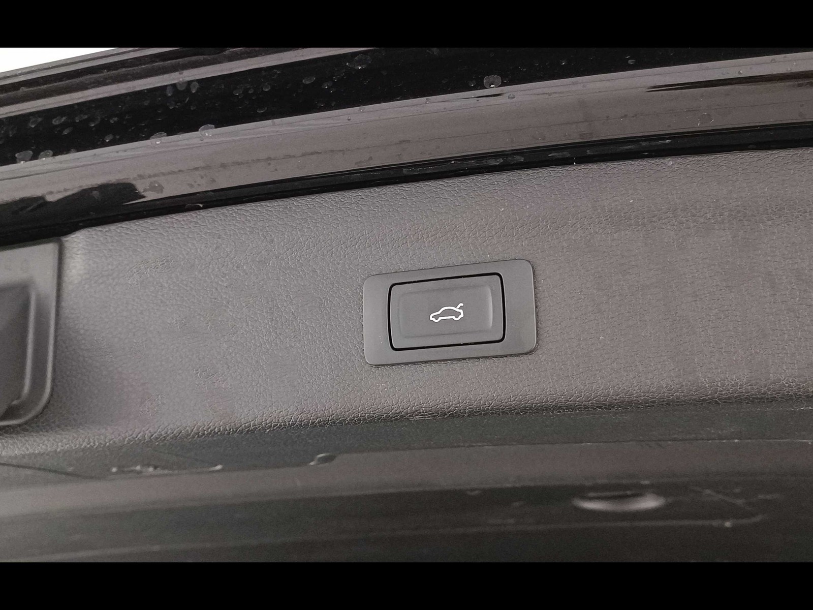 39 - Audi Q3 35 2.0 tdi s line edition s tronic