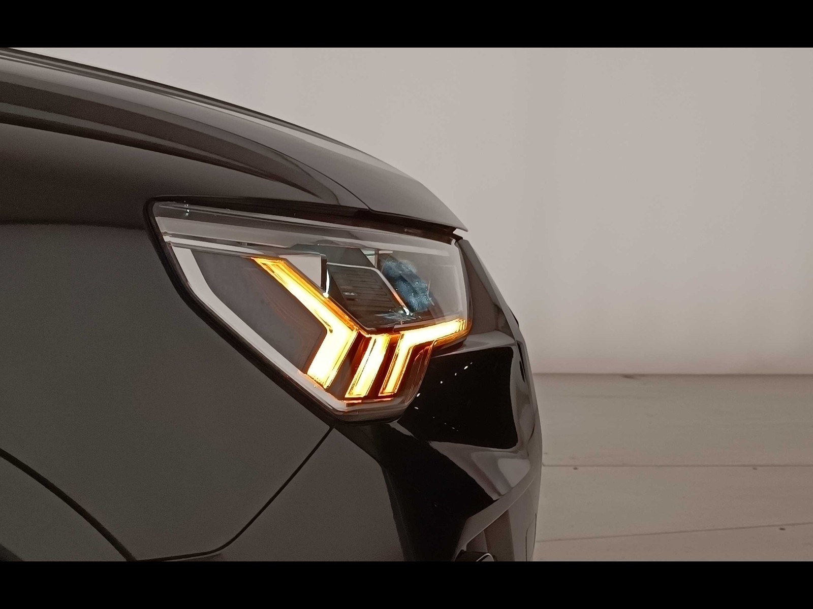 44 - Audi Q3 35 2.0 tdi s line edition s tronic