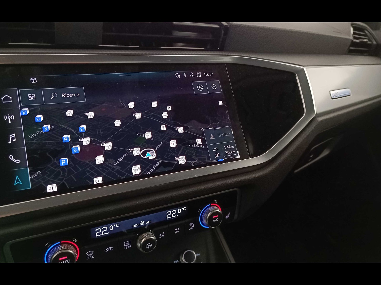 9 - Audi Q3 35 2.0 tdi s line edition s tronic