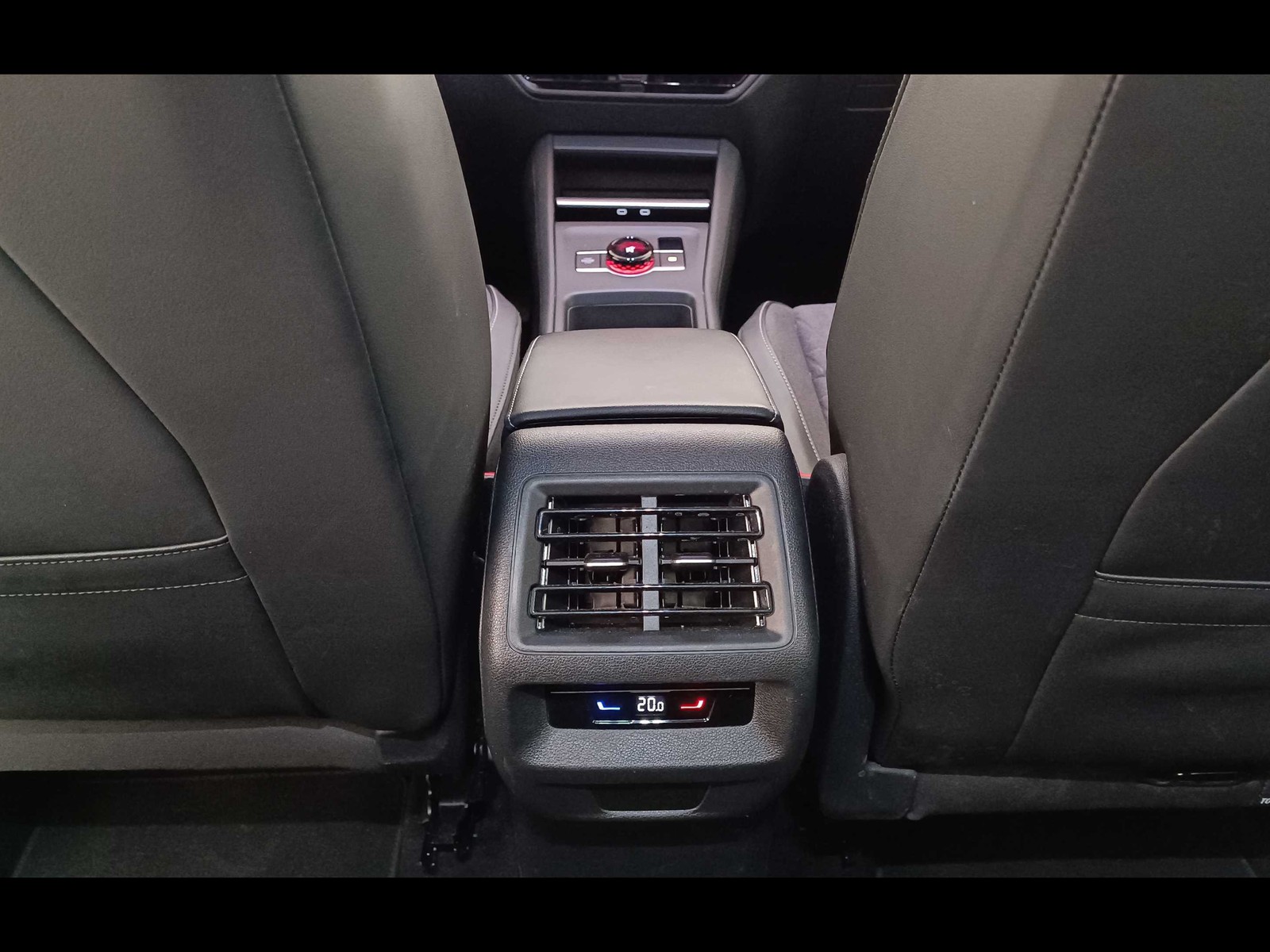 36 - Volkswagen Tiguan 2.0 tdi scr 150cv life dsg