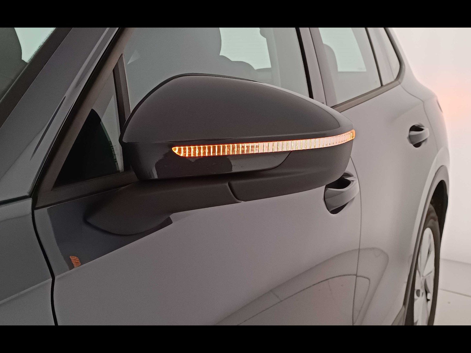 38 - Volkswagen Tiguan 2.0 tdi scr 150cv life dsg