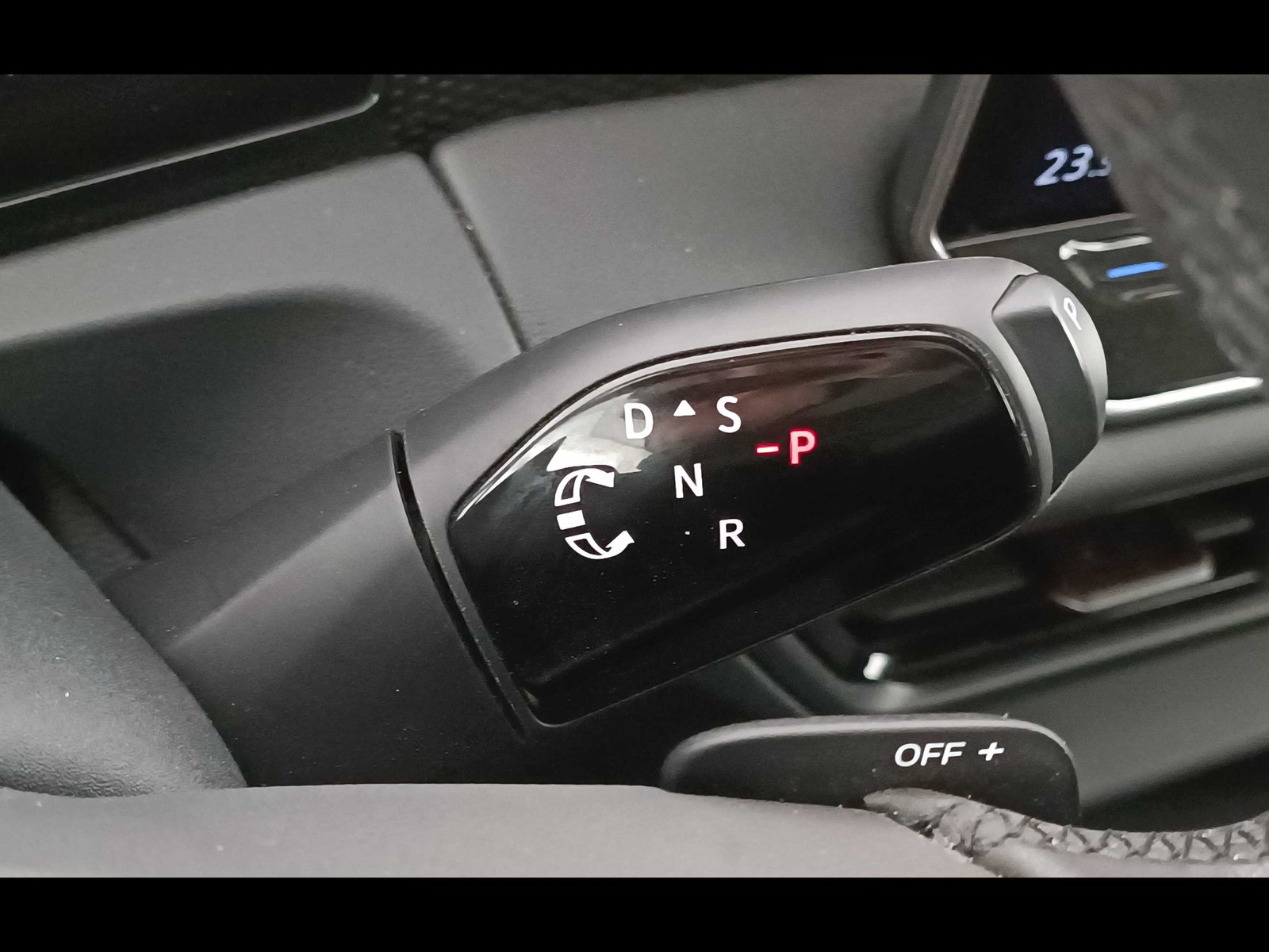 12 - Volkswagen Tiguan 2.0 tdi scr 150cv life dsg