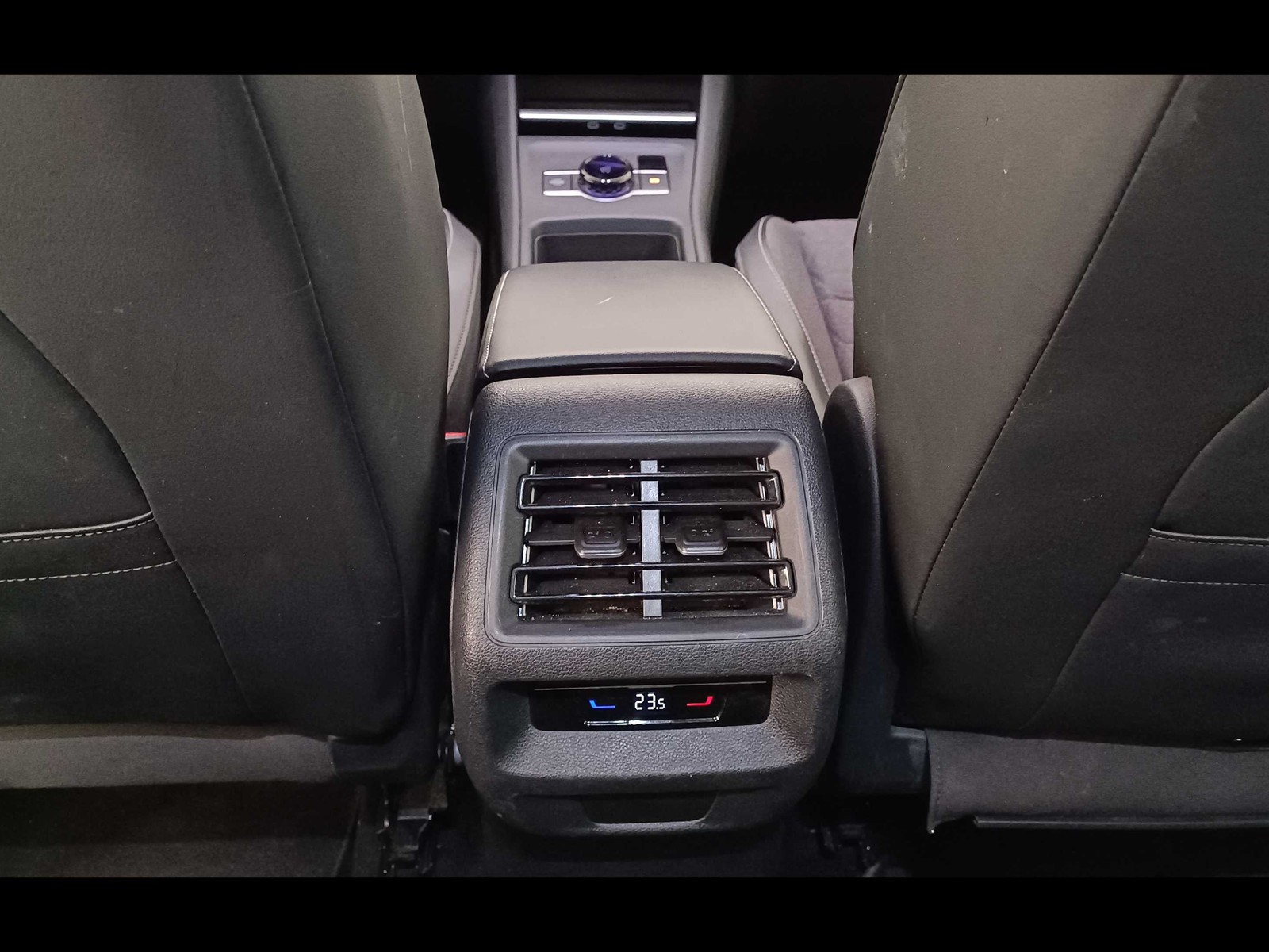 34 - Volkswagen Tiguan 2.0 tdi scr 150cv life dsg