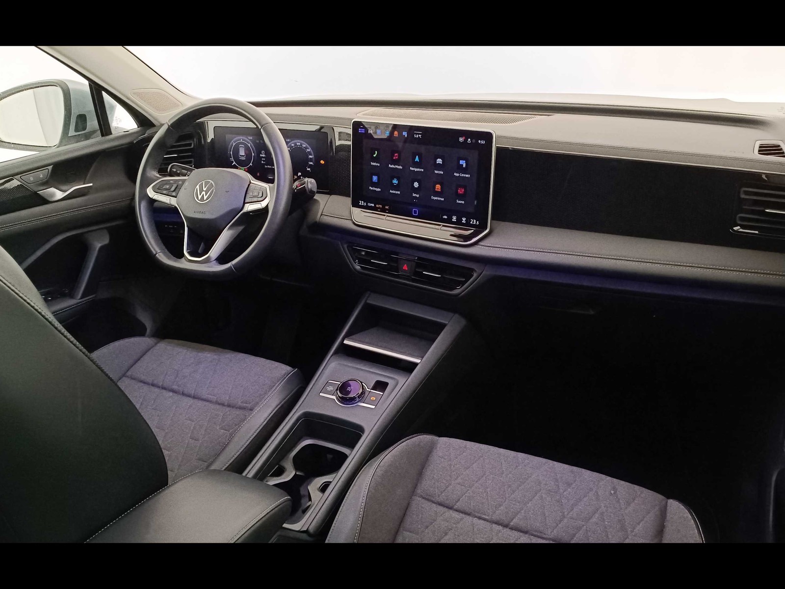 6 - Volkswagen Tiguan 2.0 tdi scr 150cv life dsg