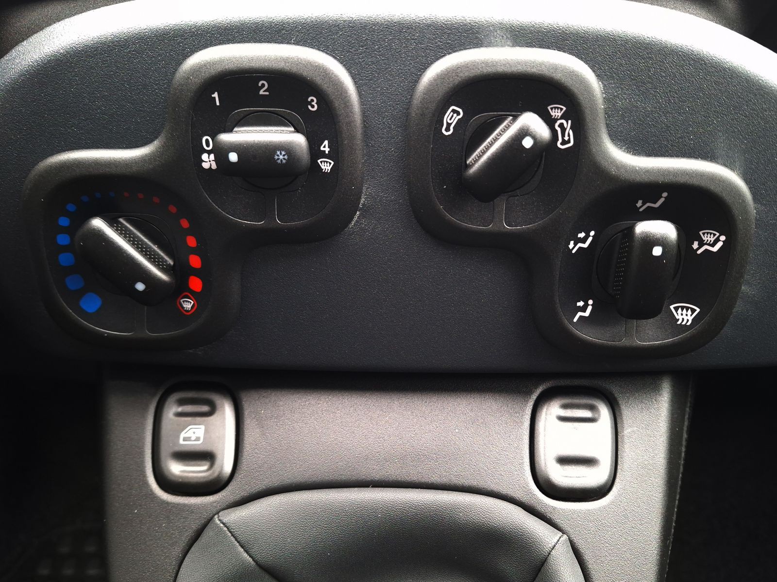 17 - Fiat Pandina 1.0 firefly hybrid 65cv pop s&s