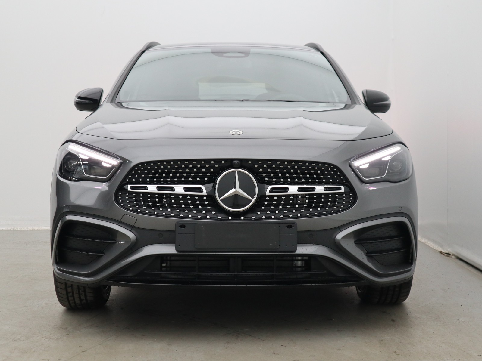 2 - Mercedes GLA 200 d amg line premium 8g-dct