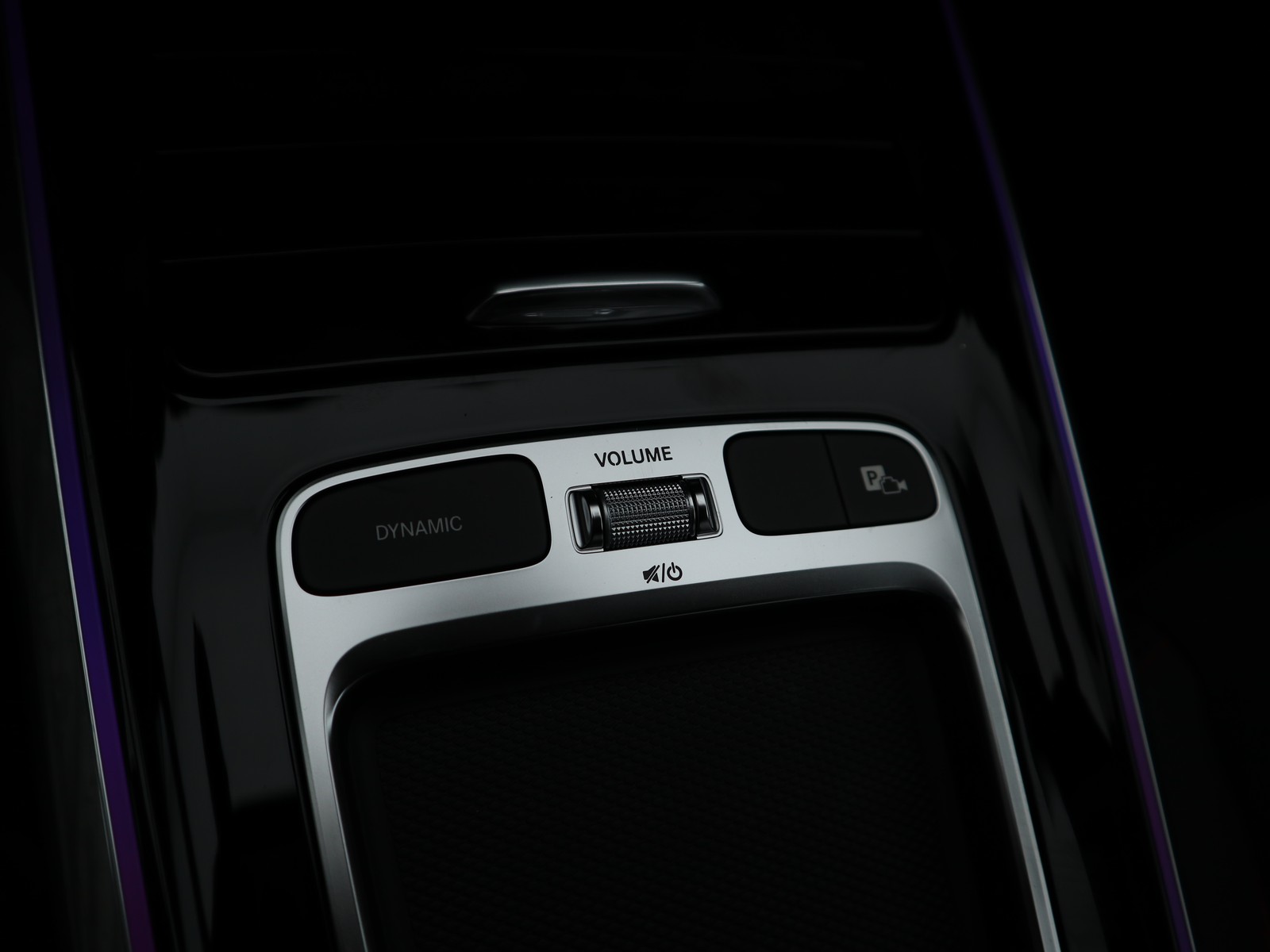 12 - Mercedes GLA 200 d amg line premium 8g-dct