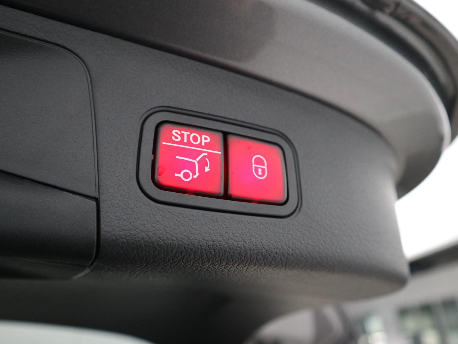 16 - Mercedes GLA 200 d amg line premium 8g-dct