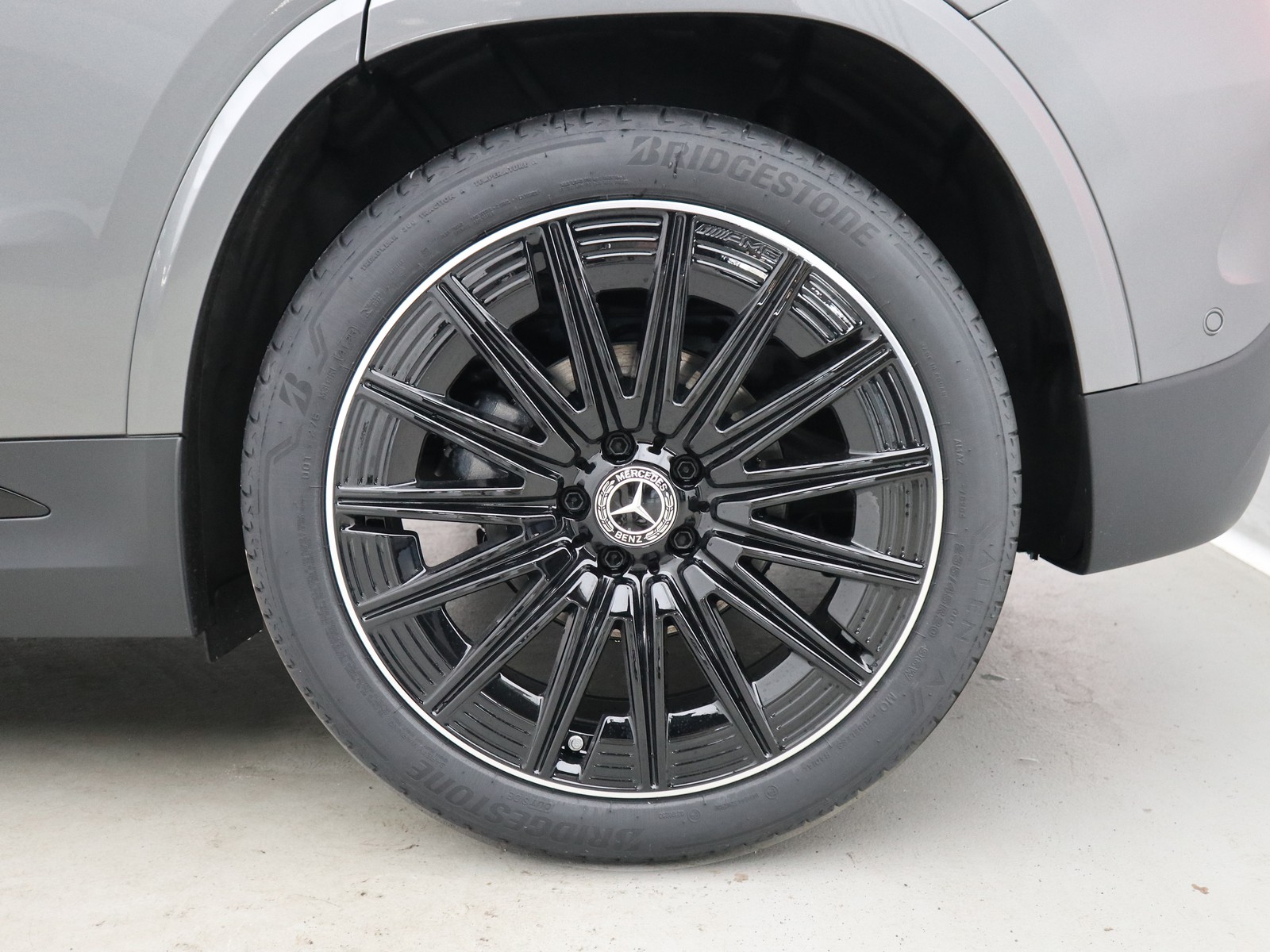 4 - Mercedes GLA 200 d amg line premium 8g-dct