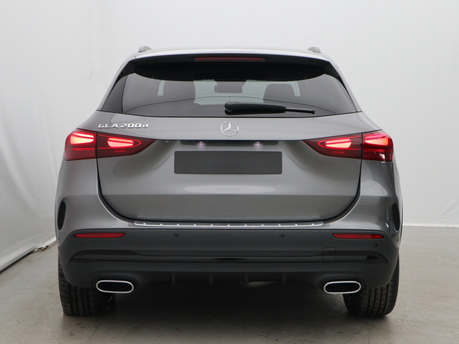 6 - Mercedes GLA 200 d amg line premium 8g-dct