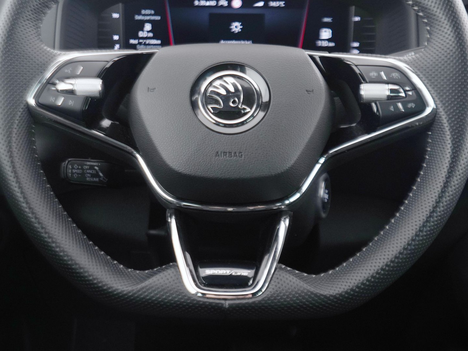 15 - Skoda Karoq 1.5 tsi act sportline dsg