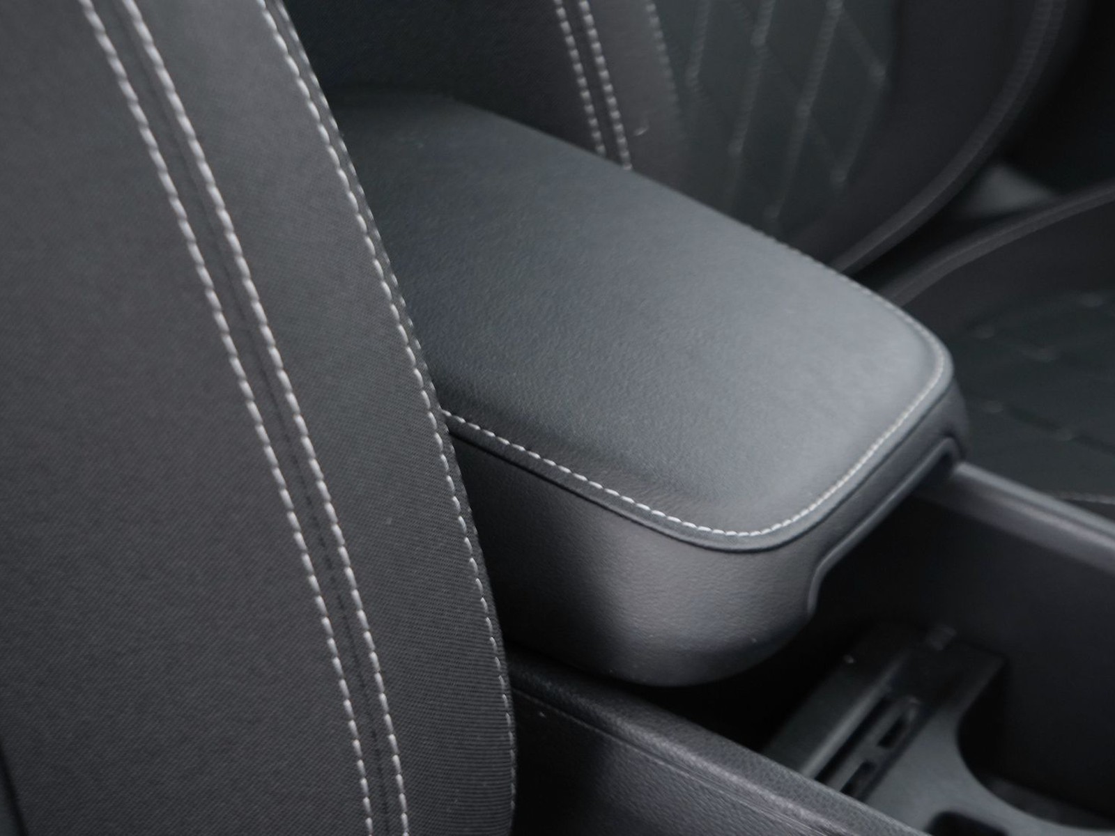 18 - Skoda Karoq 1.5 tsi act sportline dsg